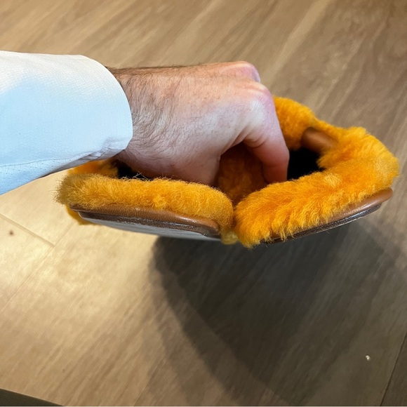 Loewe Anagram-debossed Shearling Slippers - Yellow Size 37 - Picture 7 of 9